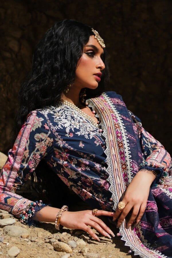 SANA SAFINAZ--LUXURY LAWN 2023-2B - Image 3